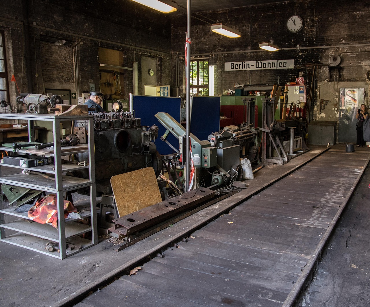 允许玩家使用技术支持会对游戏平衡造成什么影响？